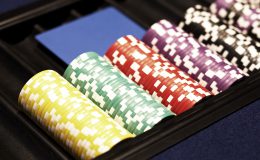 Moments in casino – details of gaming of roulette and poker